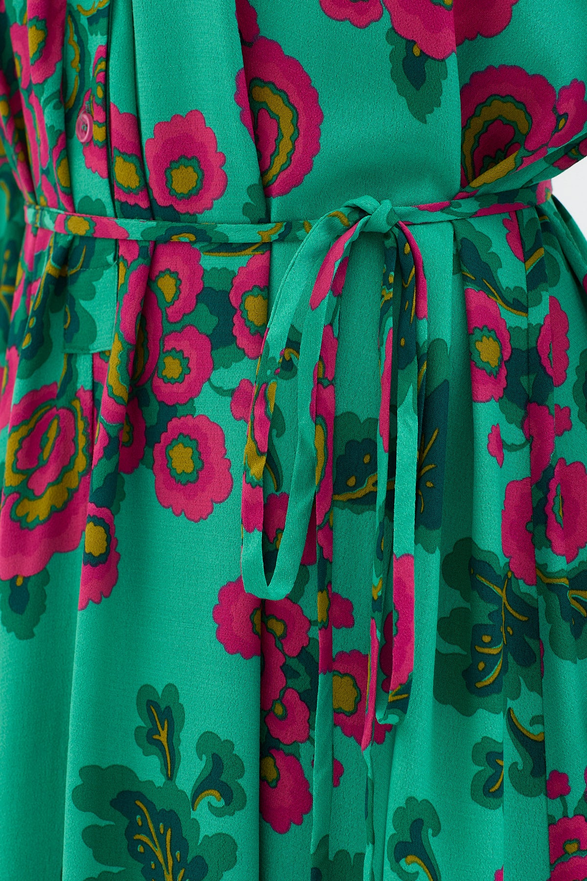 Green Floral Print Maxi Dress with Belted Waist & Balloon Sleeves - Store WF