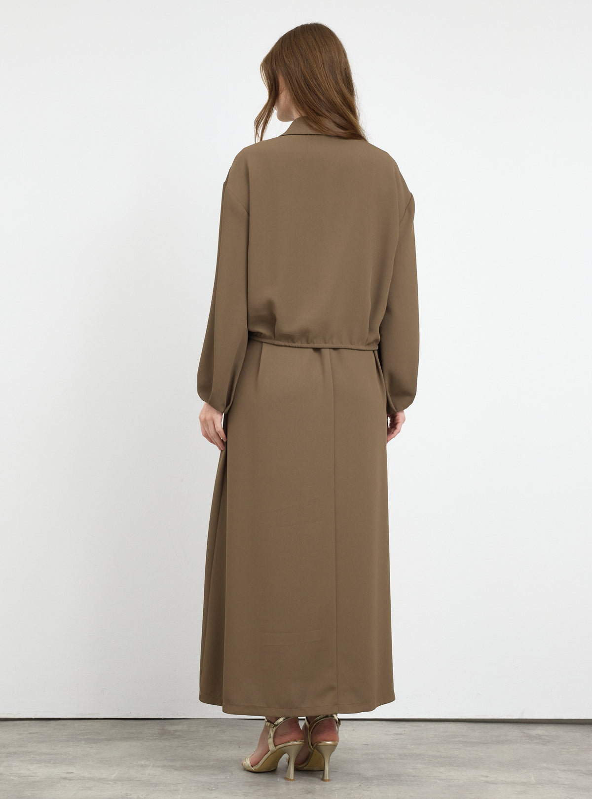 Three-Piece Dress & Jacket Set with Brooch and Slim Tie Belt Brown