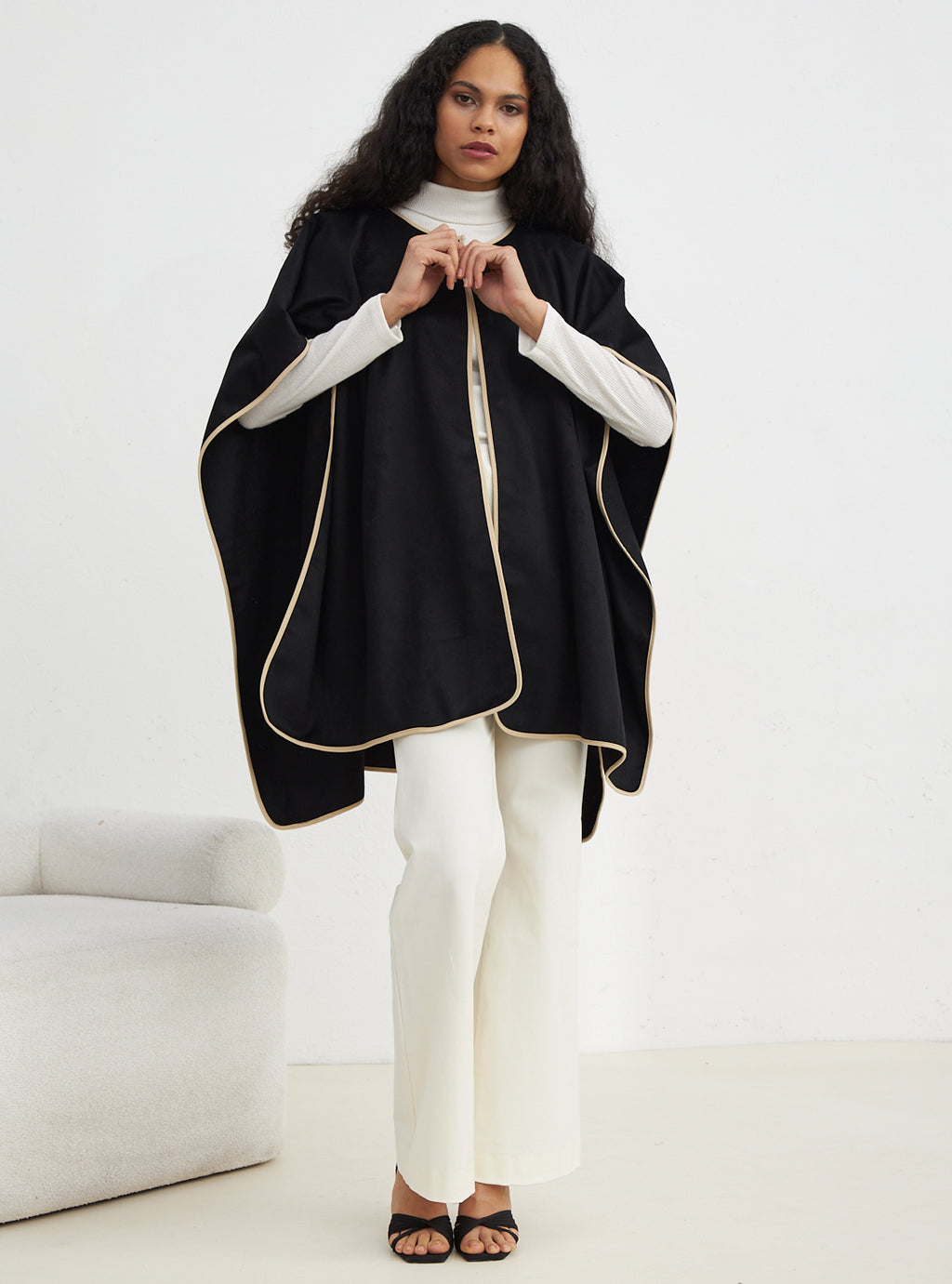 Contrast Binding Black Wool Poncho - Store WF