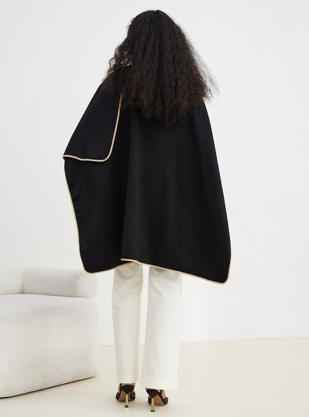 Contrast Binding Black Wool Poncho - Store WF