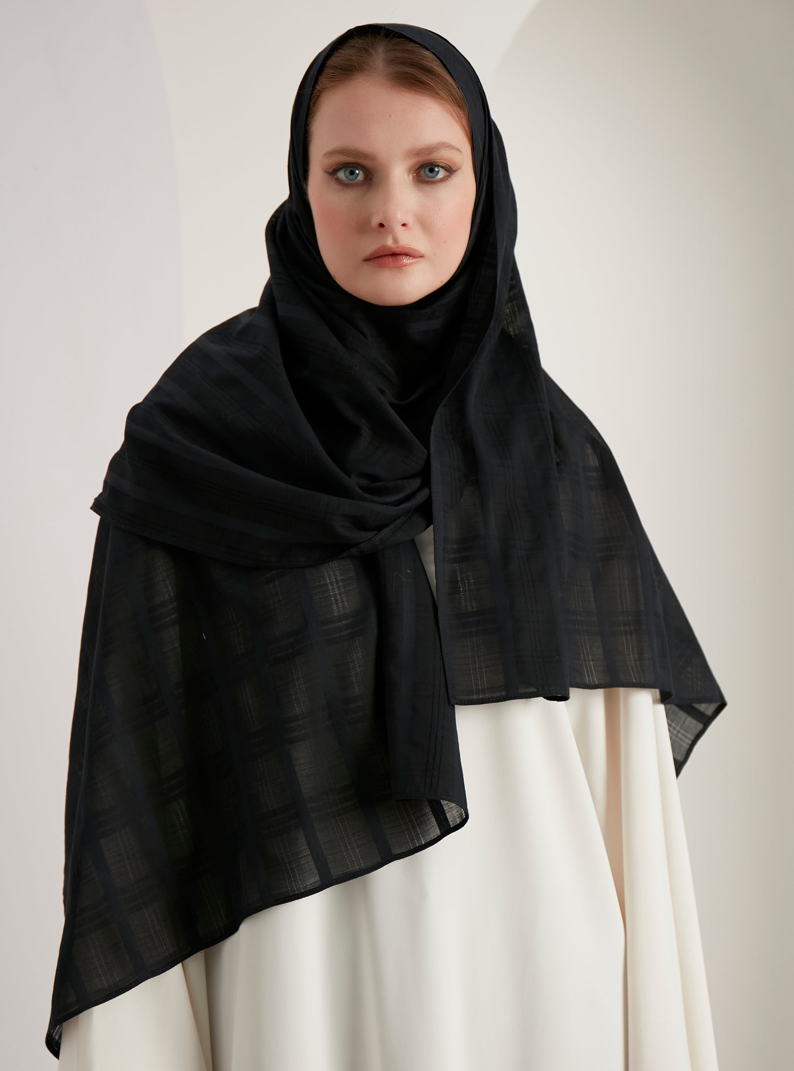 Pamuklu Siyah Eşarp Başörtüsü 