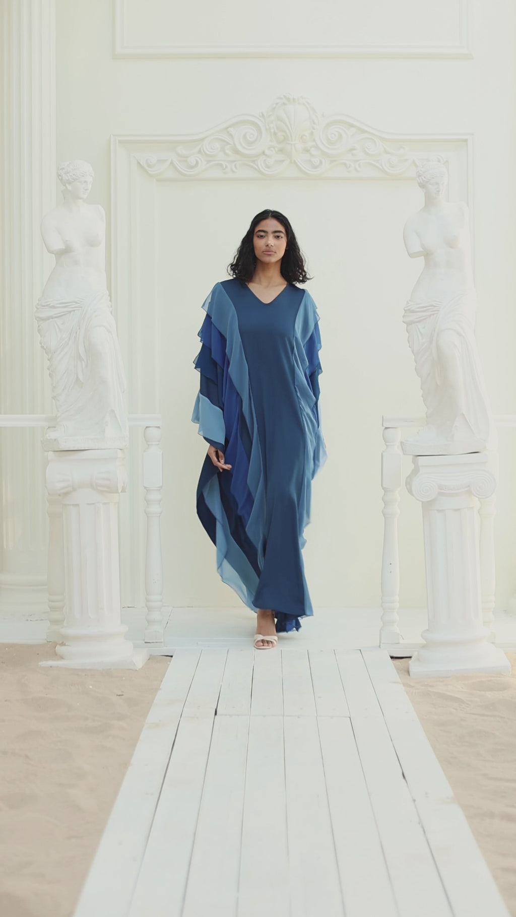 Lacivert Çok Renkli Fırfırlı V Yaka Kaftan Elbise