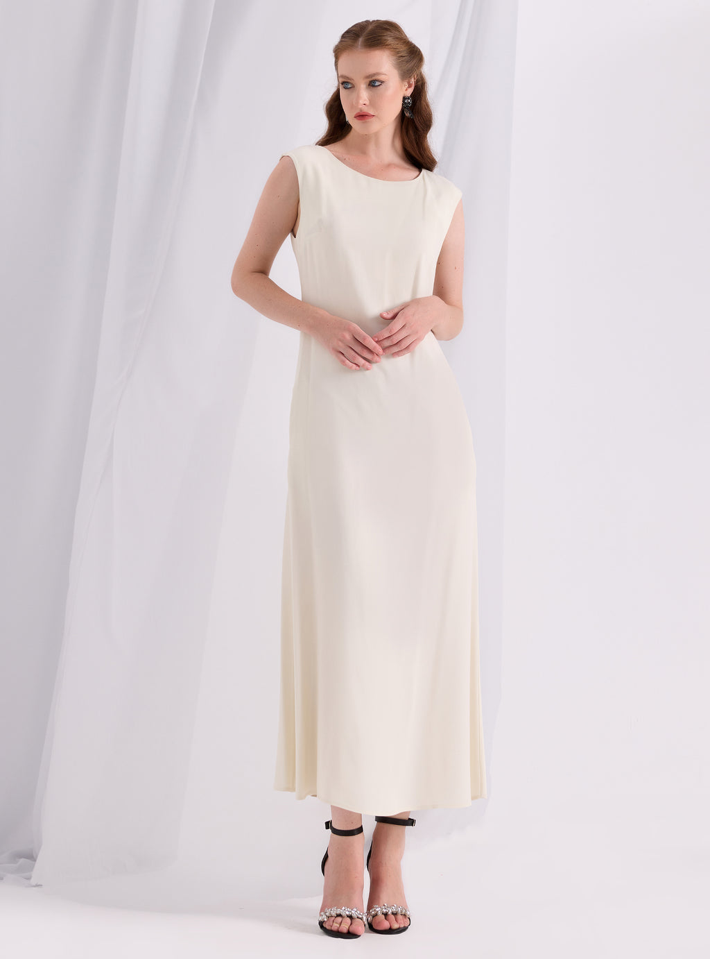 Krem Rengi Pelerin ve Elbise