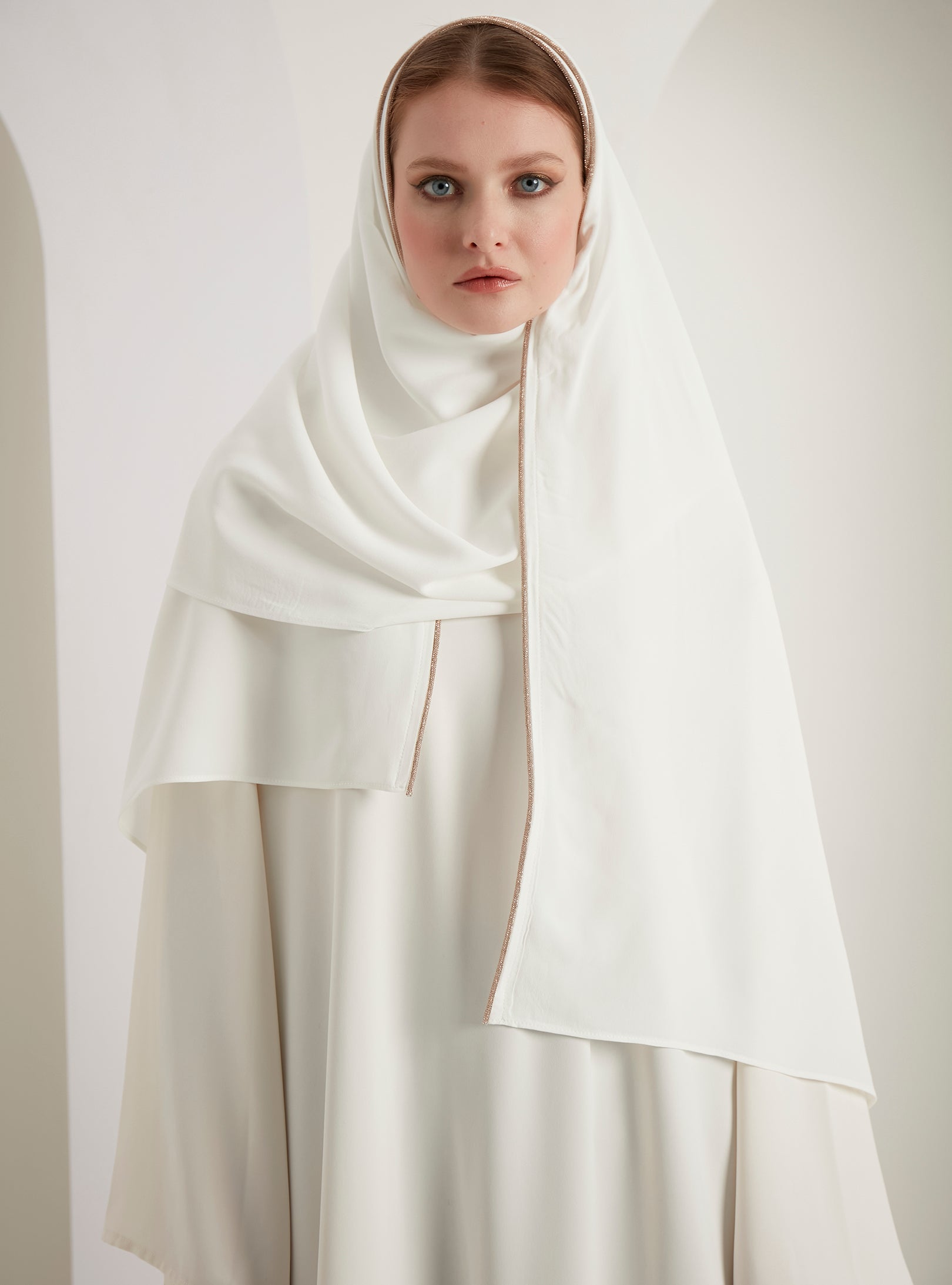 Altın Kristal Beyaz Eşarp Başörtüsü