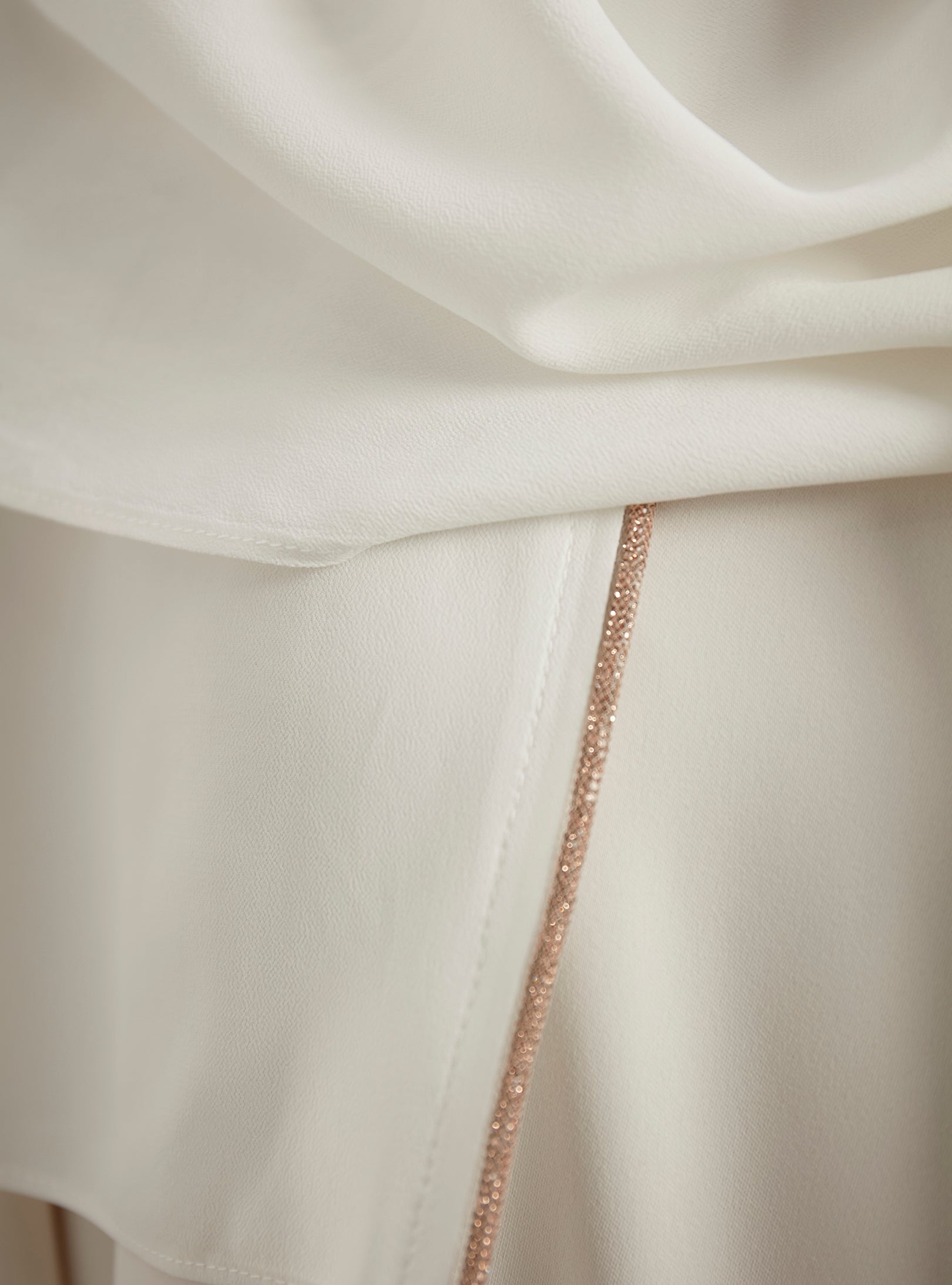 Altın Kristal Beyaz Eşarp Başörtüsü